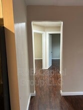 1037 E Tucker St in Fort Worth, TX - Building Photo - Building Photo