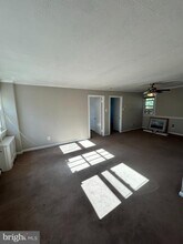 176 Davisville Rd in Warminster, PA - Foto de edificio - Building Photo