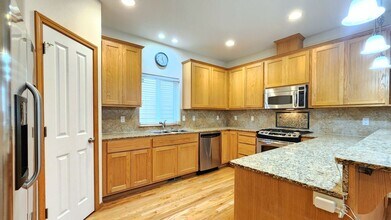 7332 Olympic Dr in Everett, WA - Building Photo - Building Photo