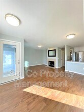 6044 SE Drake St in Hillsboro, OR - Building Photo - Building Photo