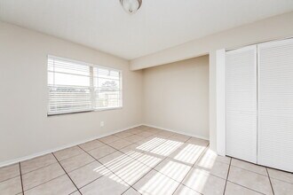 12560 Illinois Woods Ln in Orlando, FL - Building Photo - Building Photo