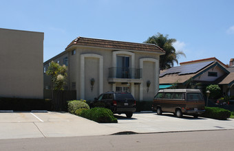 1233 Essex St in San Diego, CA - Building Photo - Building Photo