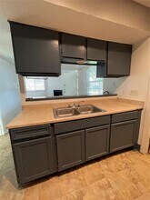 6800 Trendal Ln in Austin, TX - Foto de edificio - Building Photo