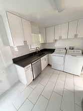 5427 Kinston Ave, Unit 5427 in Culver City, CA - Building Photo - Building Photo