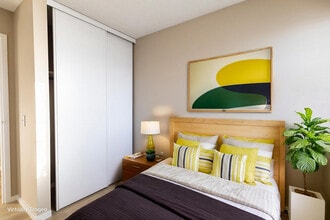 Glenbow Manor in Calgary, AB - Building Photo - Building Photo