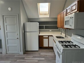 105 Brownell St, Unit 3 in New Haven, CT - Building Photo - Building Photo