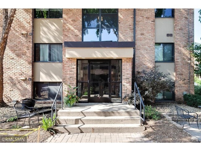 2532 1st Ave S, Unit #S204 in Minneapolis, MN - Building Photo - Building Photo