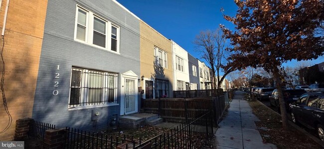 property at 1220 16th St NE