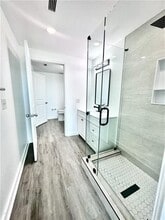 3338 Peachtree Rd NE in Atlanta, GA - Building Photo - Building Photo