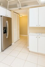 1147 Hillsboro Mile in Hillsboro Beach, FL - Building Photo - Building Photo