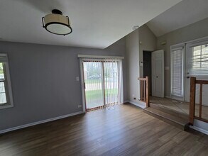 406 College Crossing in Rolling Meadows, IL - Building Photo - Building Photo