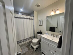 19 Country View Ln in Middle Island, NY - Building Photo - Building Photo