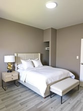 1352 Giddings Rd in Cleveland, OH - Building Photo - Building Photo