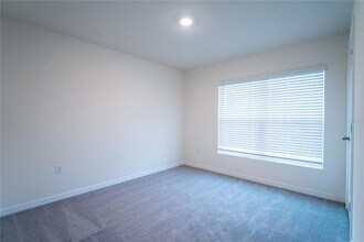 9206 Sapphire Crk Pl in Tampa, FL - Building Photo - Building Photo