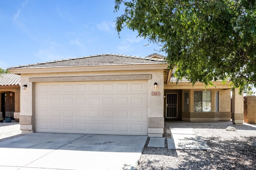 15 E Coral Bean Dr in San Tan Valley, AZ - Foto de edificio