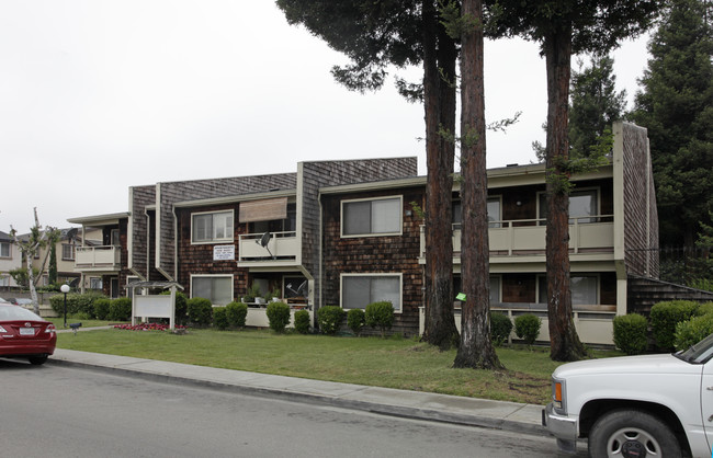 Galway Terrace Apartments in San Lorenzo, CA - Building Photo - Building Photo