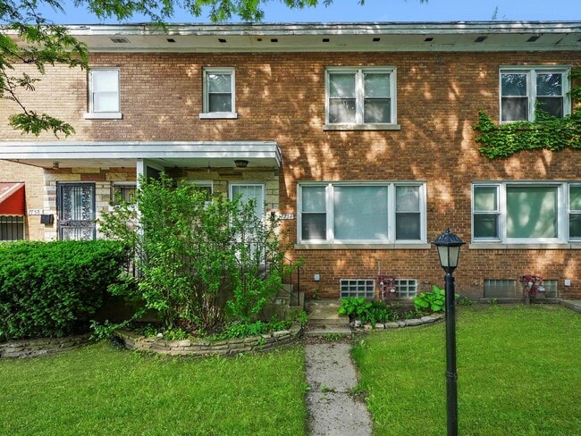 7754 S Yates Blvd in Chicago, IL - Building Photo - Building Photo