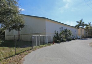 Bath + Racquet Residences & Club in Sarasota, FL - Building Photo