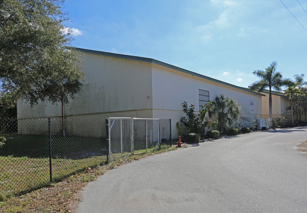 Bath + Racquet Residences & Club in Sarasota, FL - Building Photo