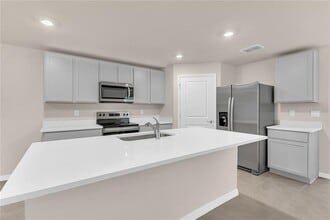 2872 NE 21st Ct Rd in Ocala, FL - Building Photo - Building Photo