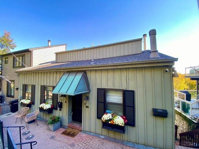 1005 Hill St, Unit UnitA in Cincinnati, OH - Building Photo - Building Photo
