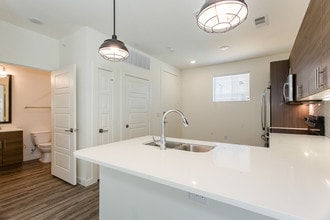 Bishop Flats - Modern, Urban, Affordable Luxury Apartments in Dallas, TX - Building Photo - Building Photo