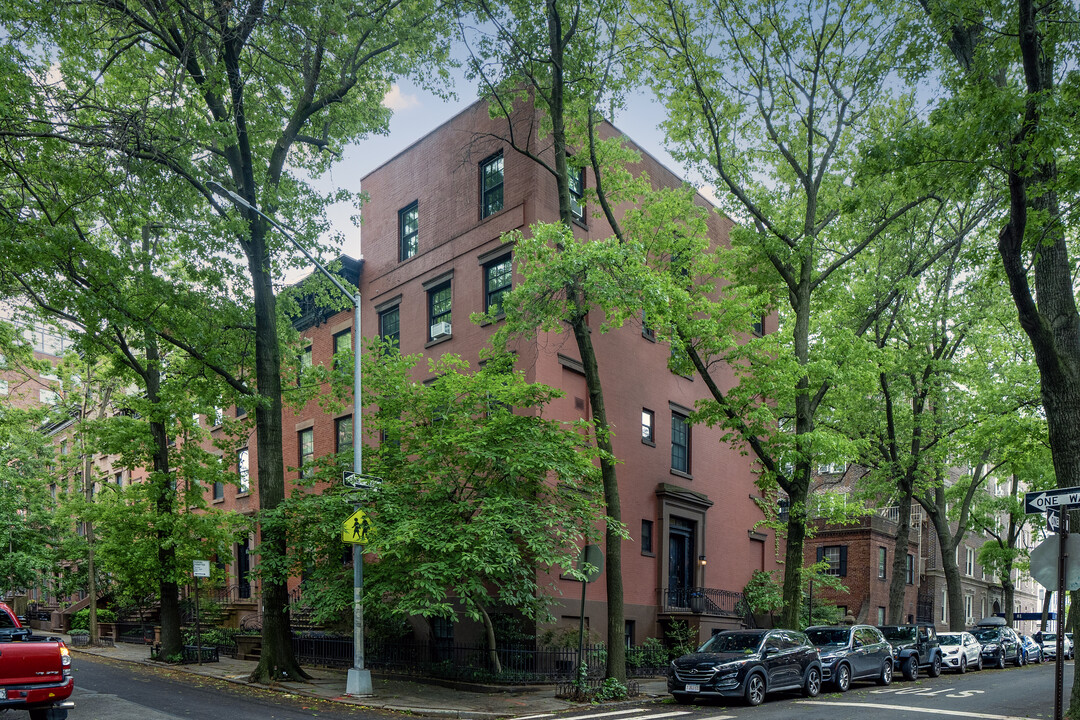 18 Cranberry St in Brooklyn, NY - Building Photo