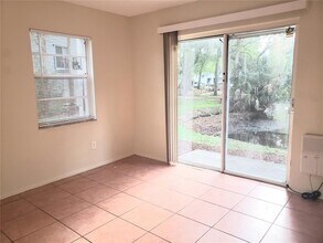 7100 Waterside Dr in Tampa, FL - Building Photo - Building Photo