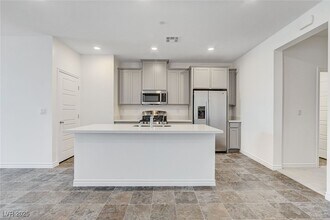 296 Fossil Fls St in Henderson, NV - Building Photo - Building Photo
