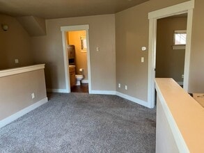 341 SE Silvis Ln in Bend, OR - Building Photo - Building Photo