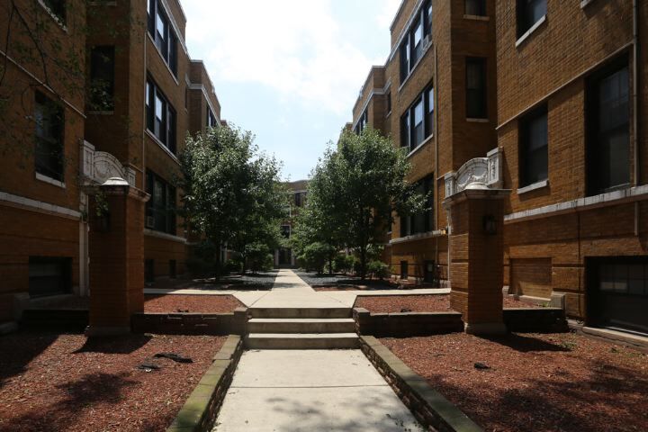 726 W Barry Ave in Chicago, IL - Foto de edificio