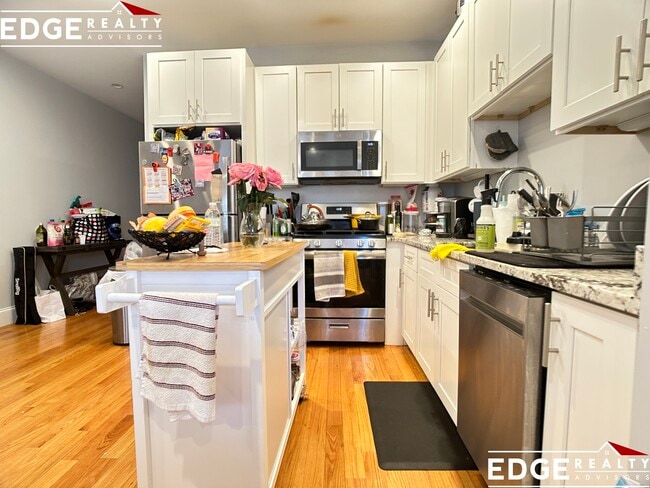 12 Islington St, Unit 1