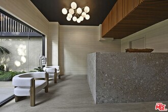 350 N Palm Dr in Beverly Hills, CA - Building Photo - Building Photo