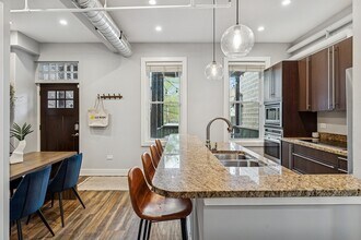 1414 W Division St, Unit 2 in Chicago, IL - Building Photo - Building Photo