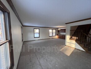3204 Chateau Ct in Mequon, WI - Building Photo - Building Photo