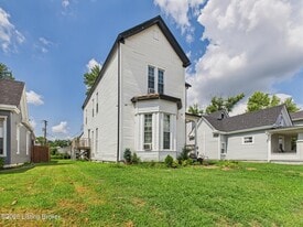 1919 Center St in New Albany, IN - Building Photo