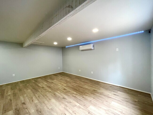 1107 Winston St, Unit B photo'