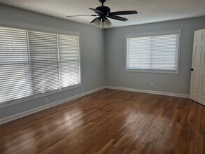 28896 Waller Gladish Rd in Waller, TX - Foto de edificio - Building Photo