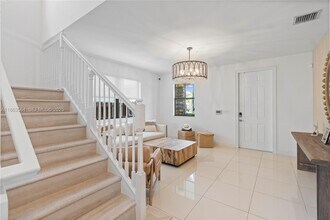 9974 NW 86th Terrace in Doral, FL - Building Photo - Building Photo