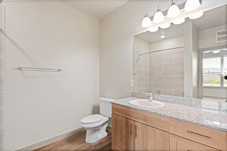 Cole Creek Estates in Houston, TX - Foto de edificio - Interior Photo