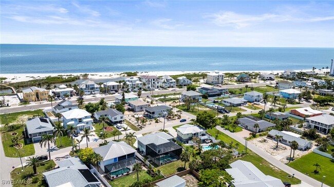 8003 Buccaneer Dr in Fort Myers Beach, FL - Building Photo - Building Photo