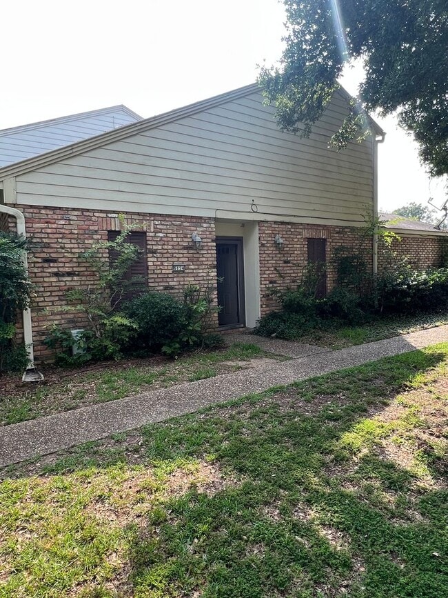 6154 Buncombe Rd in Shreveport, LA - Building Photo - Building Photo