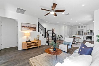 2516 Simond Ave in Austin, TX - Foto de edificio - Building Photo