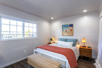 The Flats in La Mesa, CA - Building Photo - Interior Photo