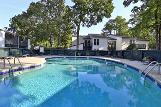 Thickett Apartments in Mount Pleasant, SC - Building Photo - Building Photo