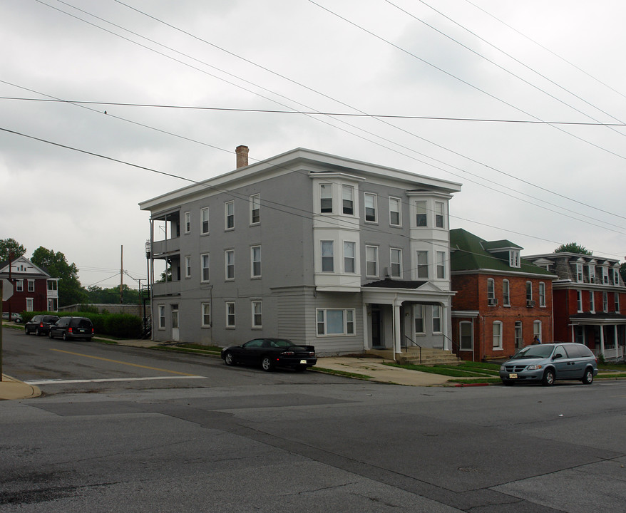 331-333 Summit Ave in Hagerstown, MD - Foto de edificio