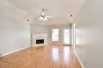 4560 Wood Fox Cove in Memphis, TN - Building Photo - Building Photo