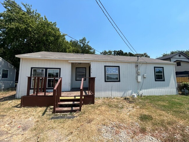 416 Compton Ave in Irving, TX - Building Photo - Building Photo