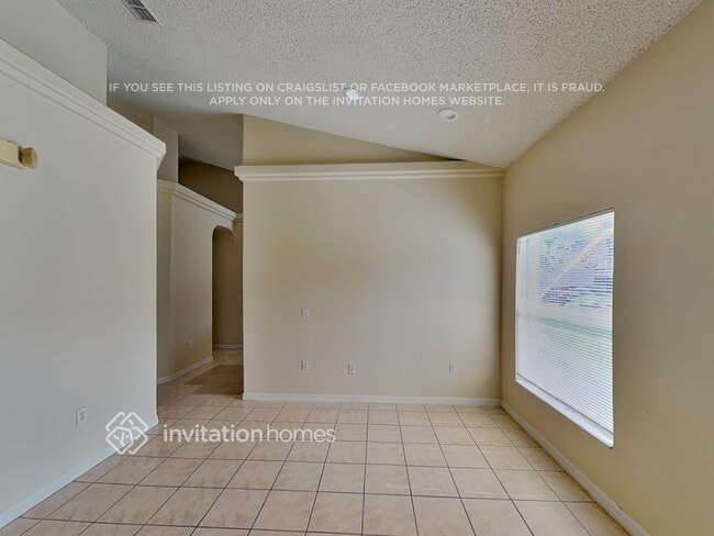 16725 Rolling Green Dr in Clermont, FL - Foto de edificio - Building Photo