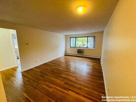 122 Dustin St, Unit 16 in Boston, MA - Building Photo